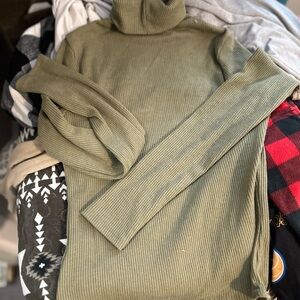 Men's Olive Green Turtleneck Sweater